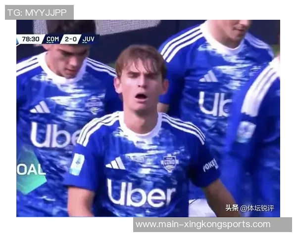 戴维近距离射门遭封堵麦肯尼头球抢点再遭扑救无缘进球