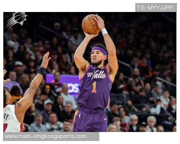 阿伦对布克三分犯规的看法：突破被切裁判总是认为球手一体