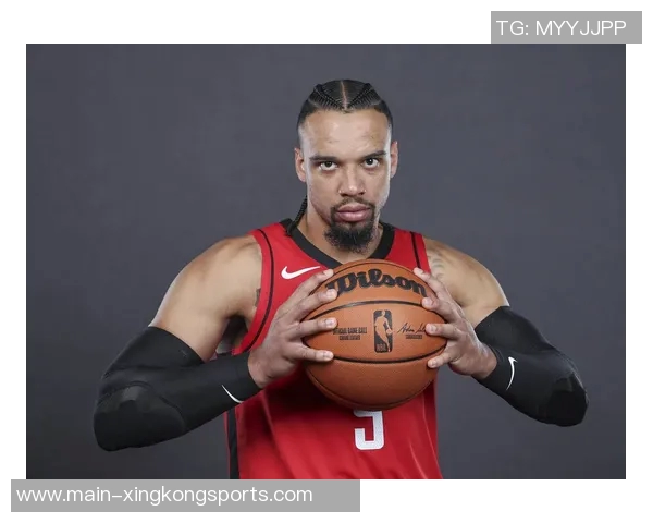 半场战报巴特勒与狄龙对决精彩纷呈库里与布克默默助阵表现平平