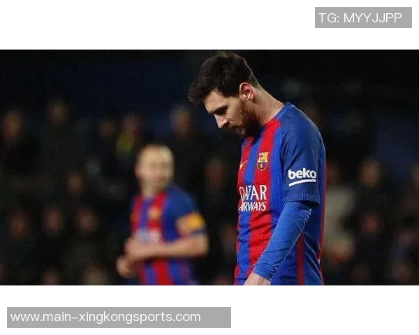 安哥拉队长赛后自豪展示与梅西交换的签名球衣将永久珍藏